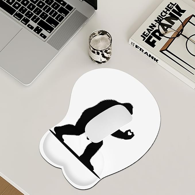 Bigfoot Holding Heart Sasquatch 0