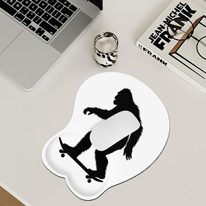 Bigfoot Skateboarding Sasquatch 1 0